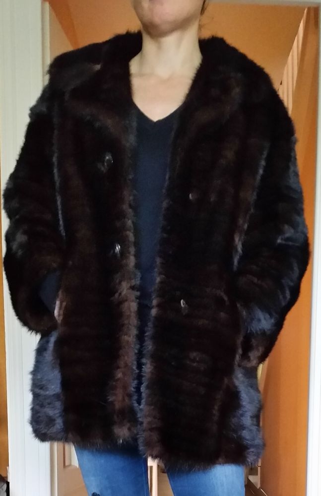 Veste en fourrure de vison taille 40-42 90 Fontenay-le-Fleury (78)
