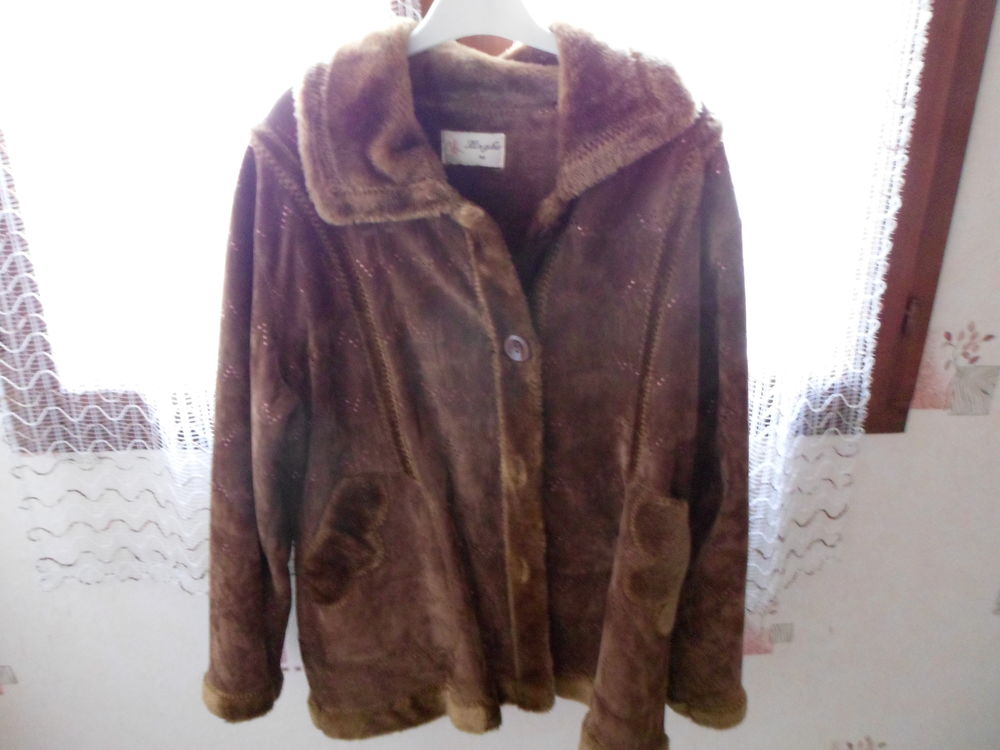 Veste genre fourrure couleurs marron neuve