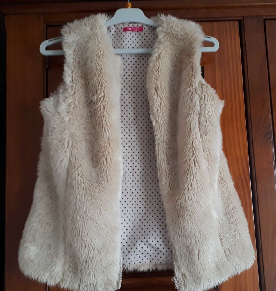 Veste gilet imitation fourrure 12/14 ans 10 Villemomble (93)