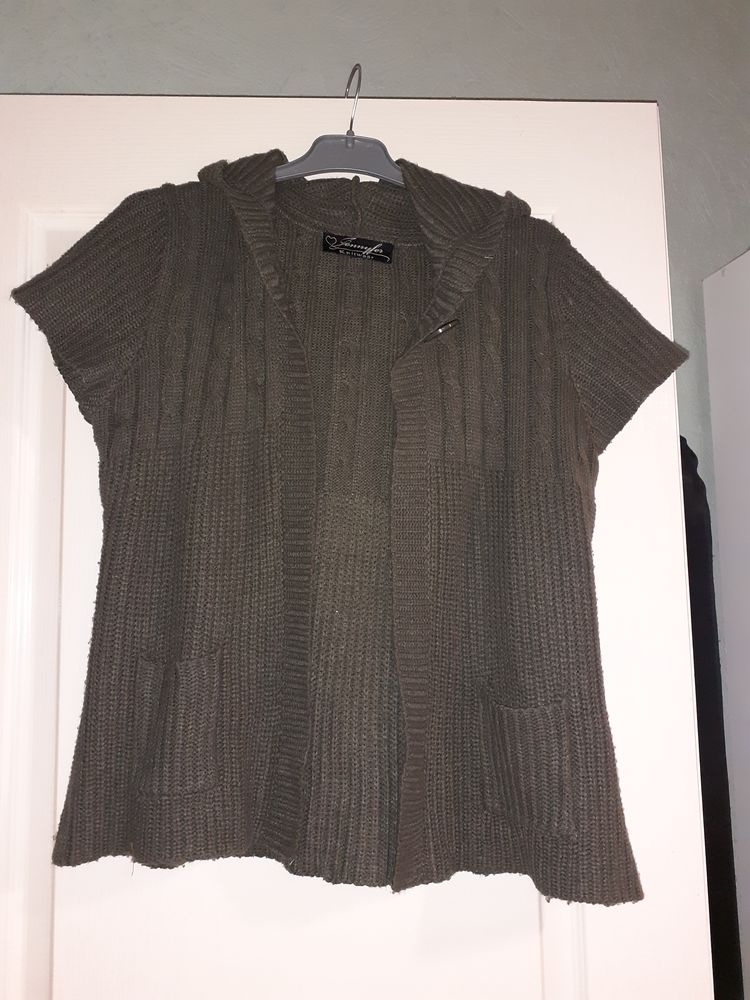 Veste/Gilet sans manche � capuche kaki 38 2 Montcarra (38)