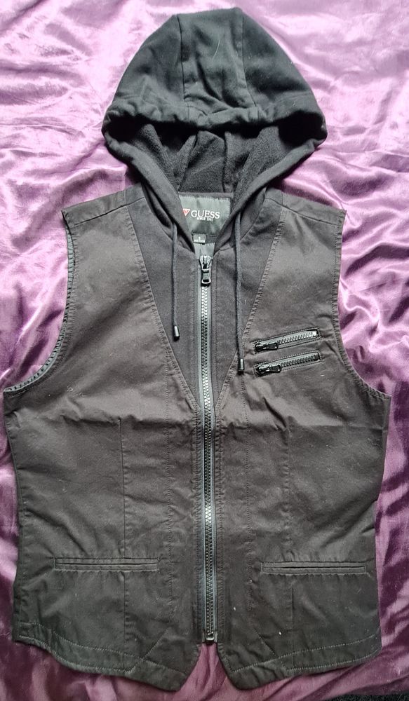 Veste Guess sans manche NEUVE - Taille S 20 L�signy (77)