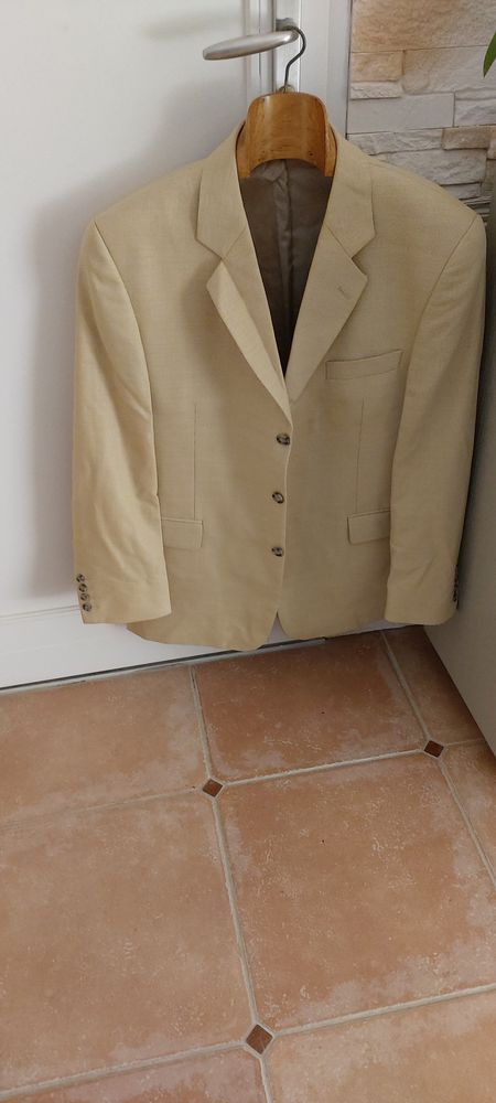 veste hiver beige clair BRUNO ST HILAIRE 40 Le Thoronet (83)