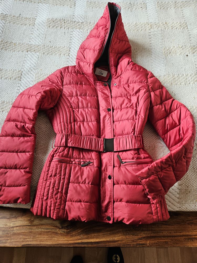 Veste d'hiver femme jamais port�e ou lav�e 12 Villars (42)