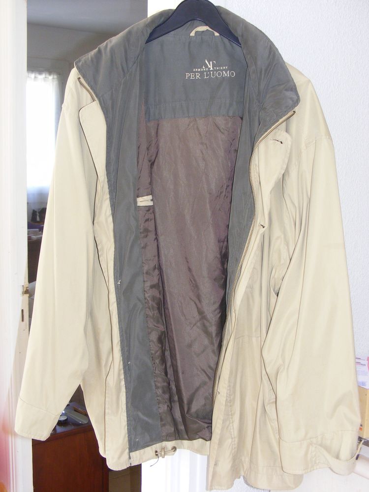 Veste imperm�able avec capuche 50 Marseillan (34)