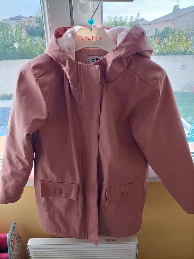 Veste imperm�able. 8 P�zenas (34)