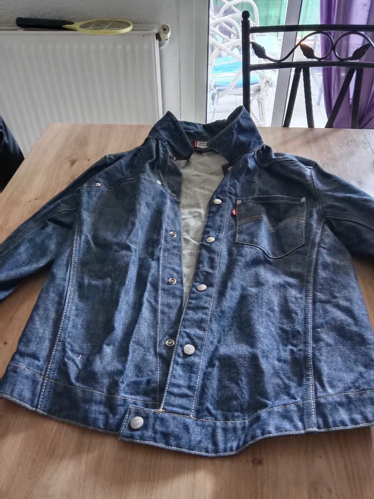 veste en jeans jamais servie 20 N�mes (30)