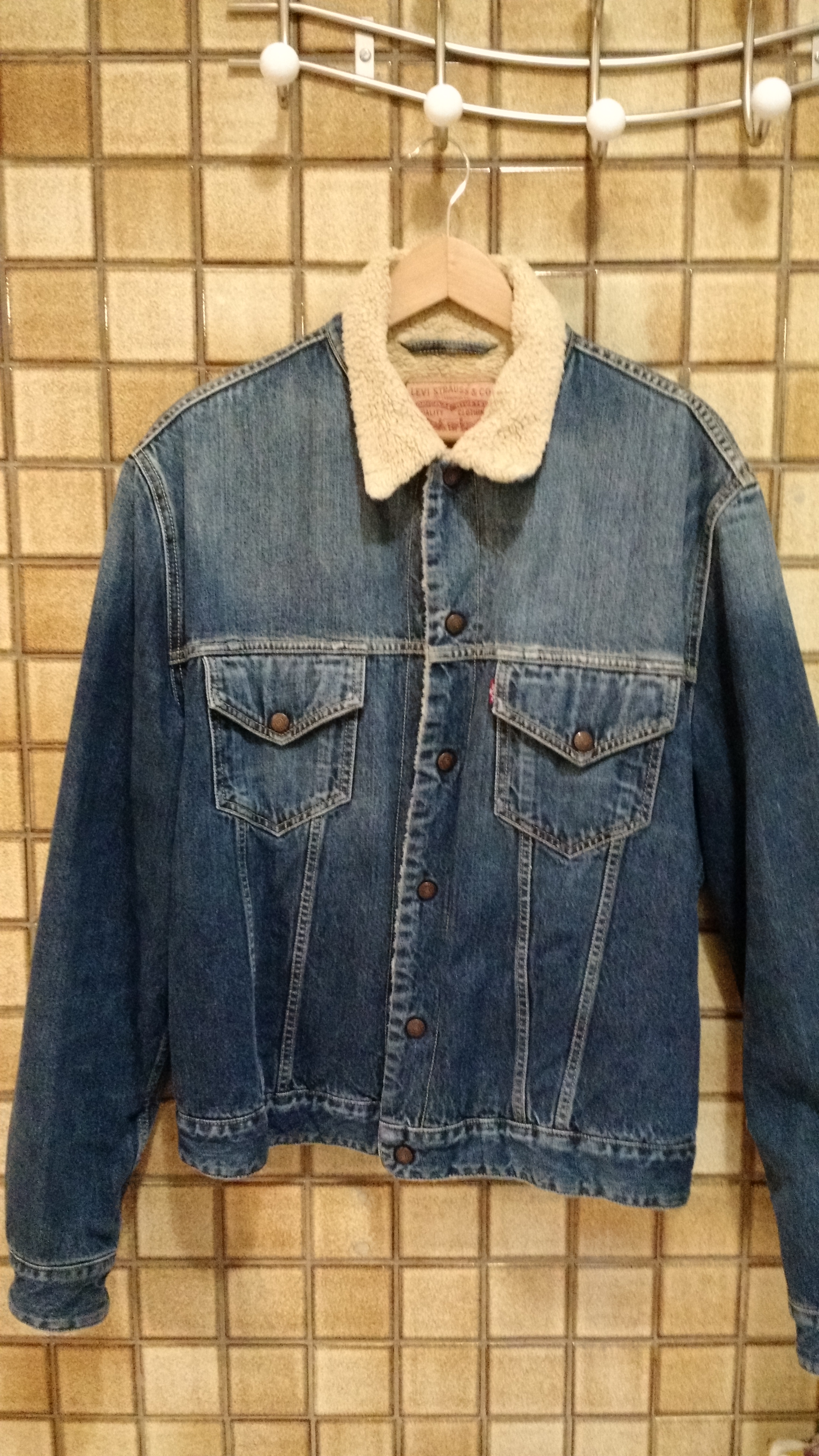 Veste en jeans LEVI'S en excellent �tat 60 Aubenas (07)