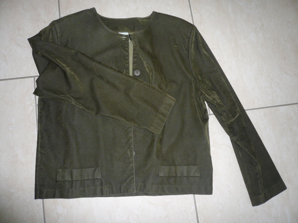 Veste kaki T38 9 Franqueville-Saint-Pierre (76)
