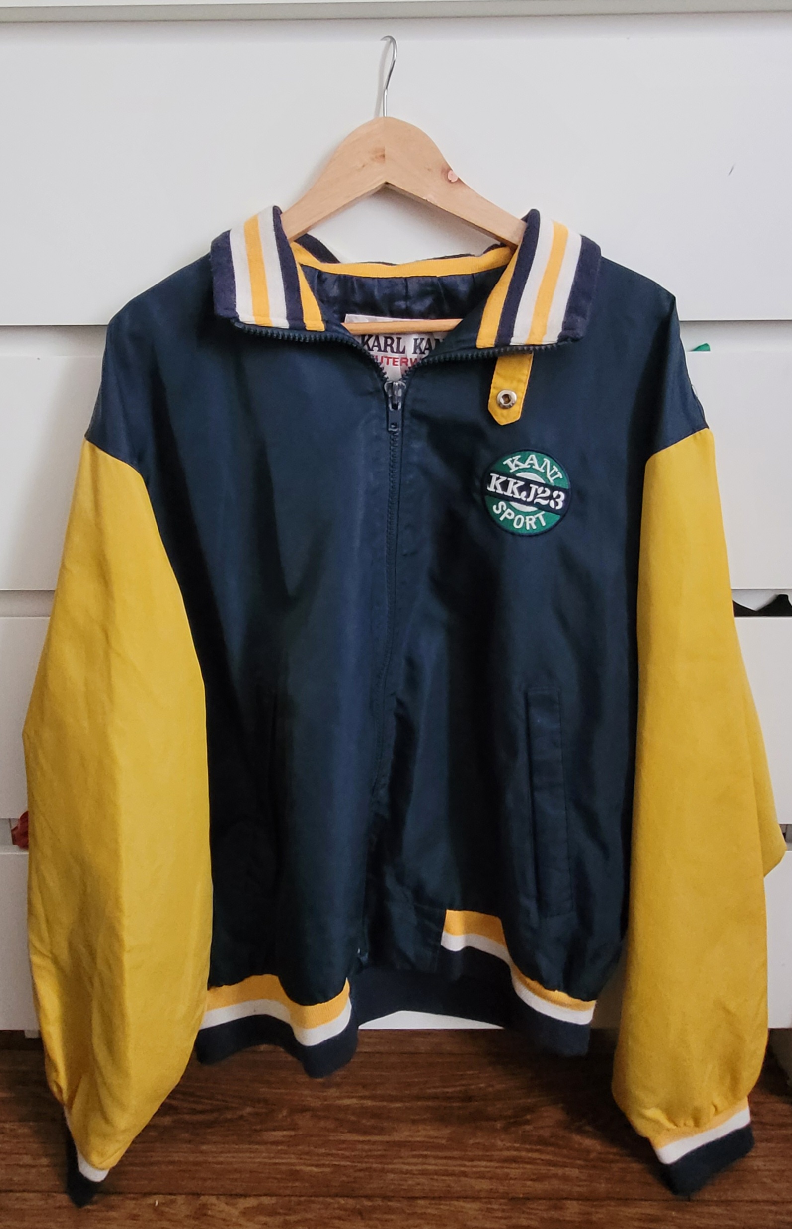 Veste Karl Kani Old School 180 Lyon 8 (69)