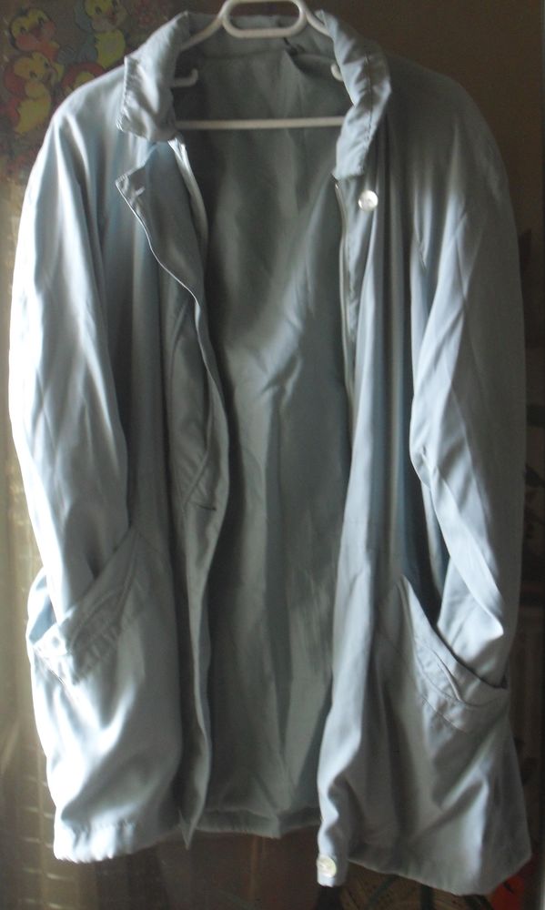 Veste l�g�re C&A Femme 
Vert clair 
Taille 44. 25 Montreuil (93)