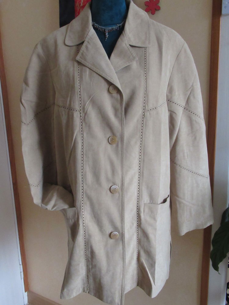 Veste l�g�re et longue - beige - C&A 15 Livry-Gargan (93)