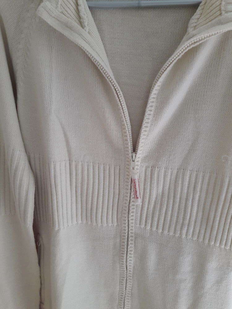 VESTE LONGUE AVEC CAPUCHE 13 Charbonni�res-les-Bains (69)