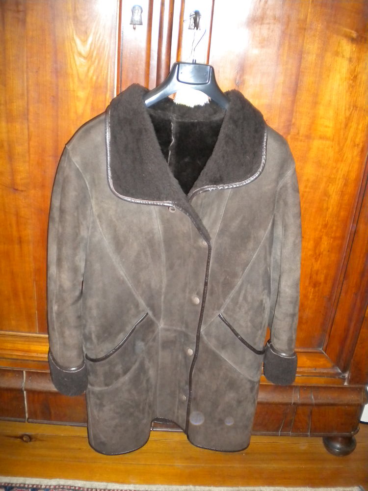 VESTE LONGUE PEAU RETOURNEE 
50 Ch�teauroux (36)