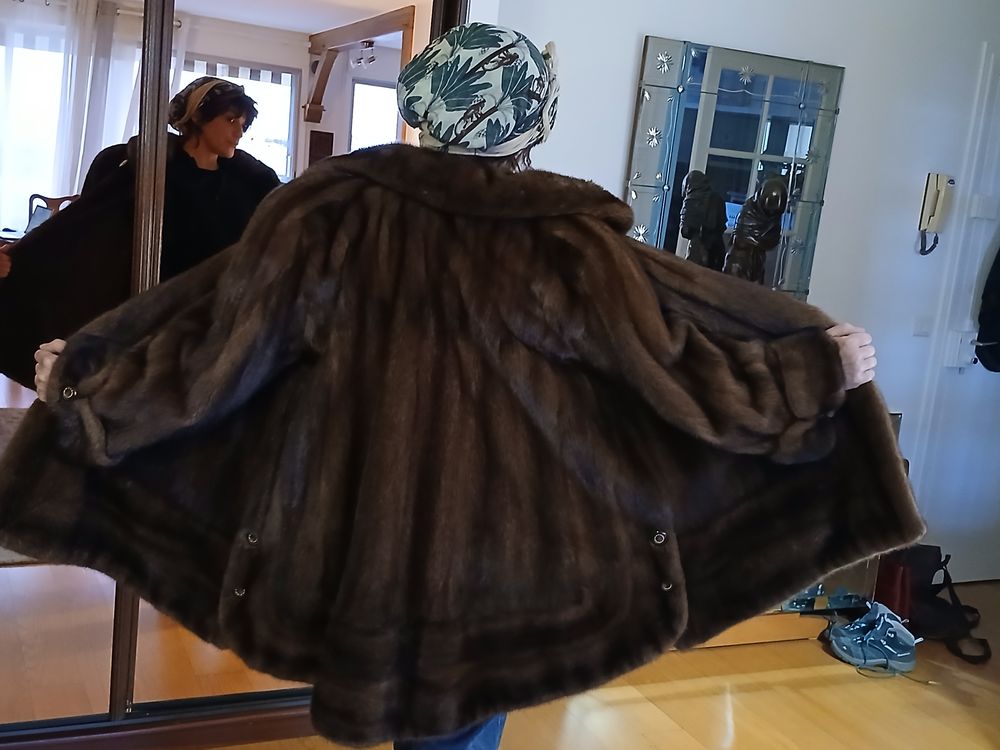 Veste longue en vison 780 Paris 11 (75)