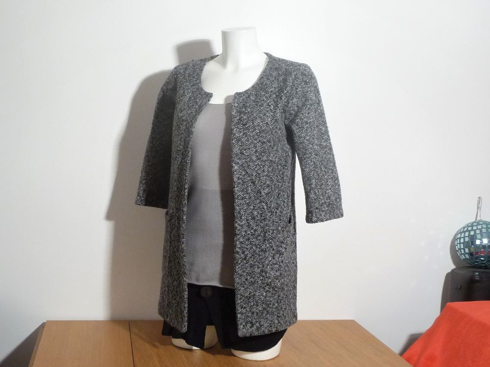 Veste/ Manteau Gris � Manches 3/4 et ses 2 Poches 12 Paris 15 (75)