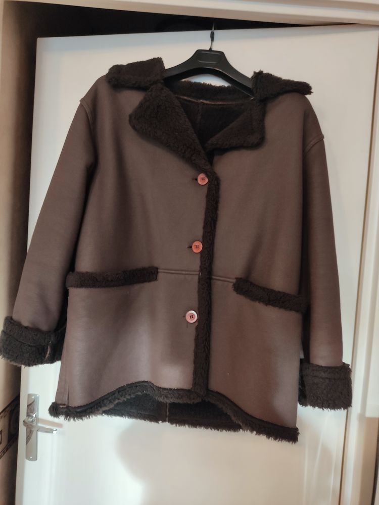 Veste marron 10 Livry-Gargan (93)