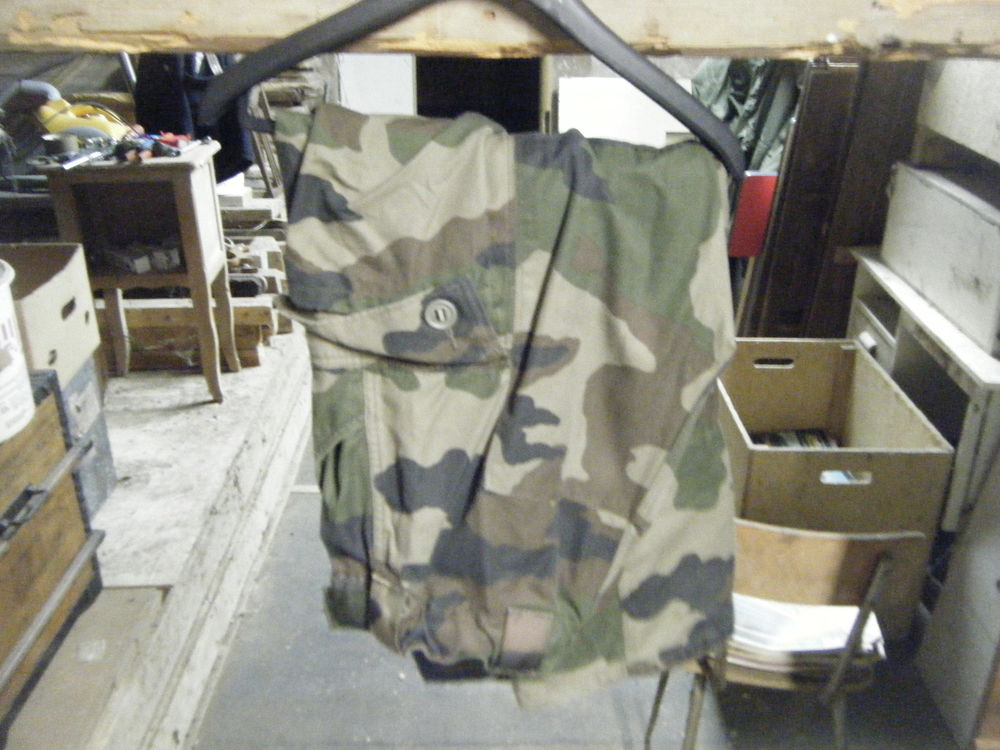 veste militaire de combat +pantalon 30 Andelarre (70)
