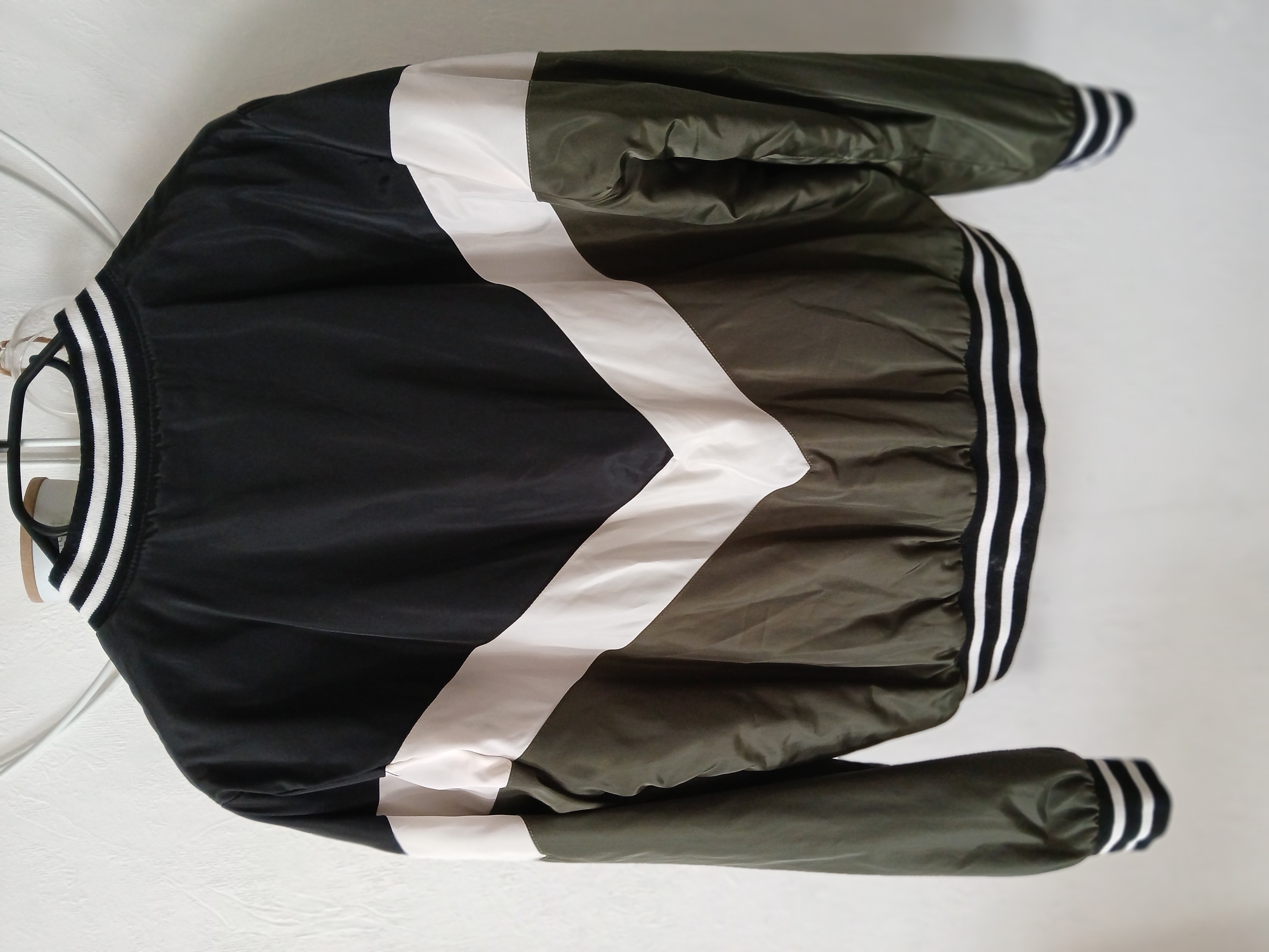 Veste � motif chevrons et col ray� 12 Ch�teau-Gontier (53)