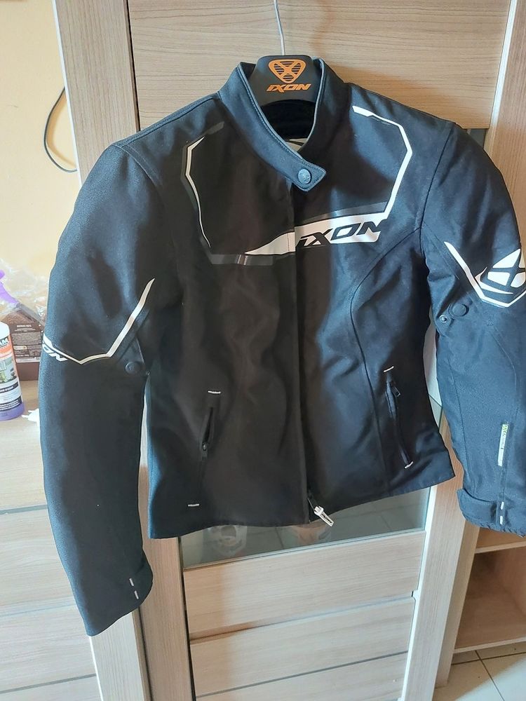 VESTE MOTO FEMME TAILLE M 150 Saint-Paul (33)
