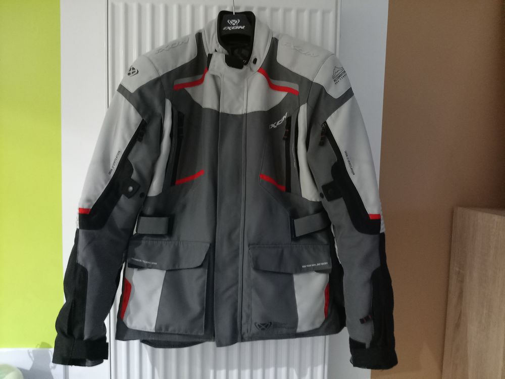 VESTE MOTO  HOMME
180 Mane (04)