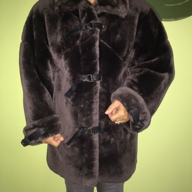 VESTE EN MOUTON DORE 120 Saint-Jean-d'Ardi�res (69)