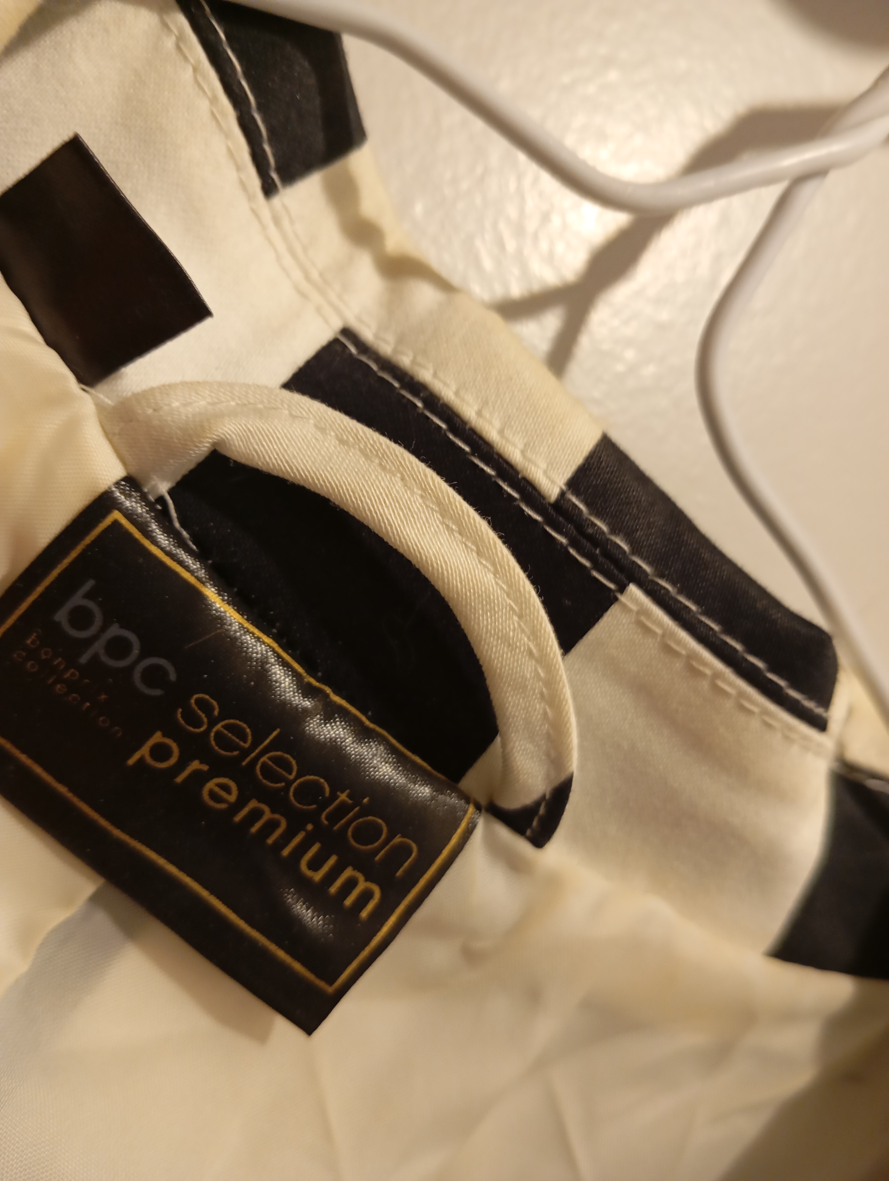 Veste ( noir/blanc) 5 Lyon 9 (69)