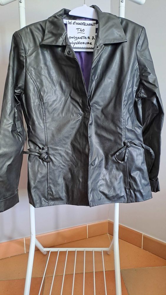 VESTE NOIR 13 Le Muy (83)