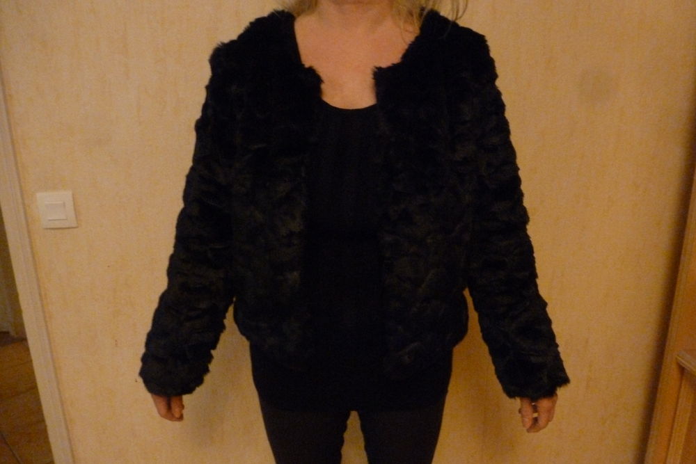 veste noire fausse fourrure 10 Créteil (94)