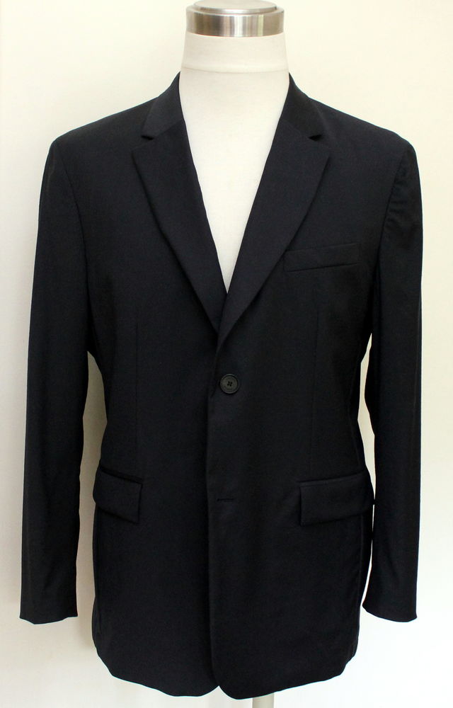 Veste noire LACOSTE T.L (T.52 /54  Fr) 100 Issy-les-Moulineaux (92)