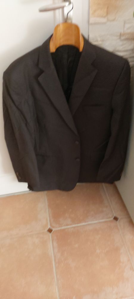 veste ete noire MARIO DESSUTI 40 Le Thoronet (83)