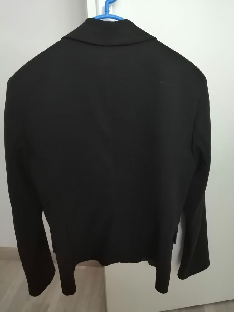 Veste noire 15 Leuville-sur-Orge (91)