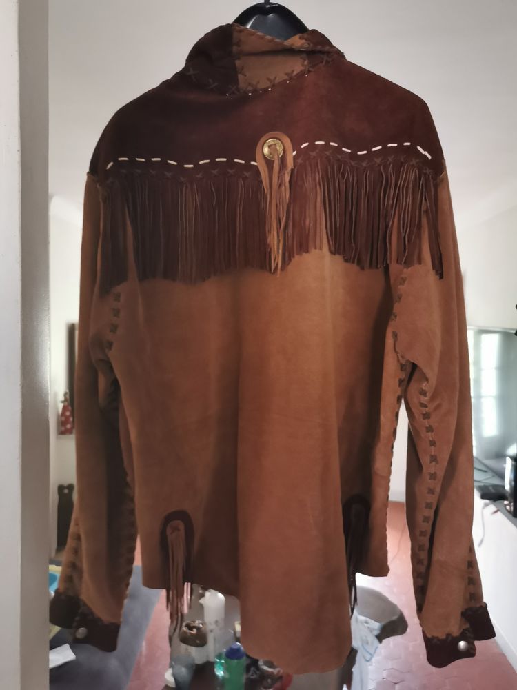 Veste en peaux cousu � la main 250 Cannes (06)