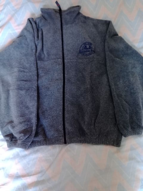 Veste polaire gris molletonn� MERCEDES - Taille M ou S - H/F 15 Bagnols-sur-C�ze (30)