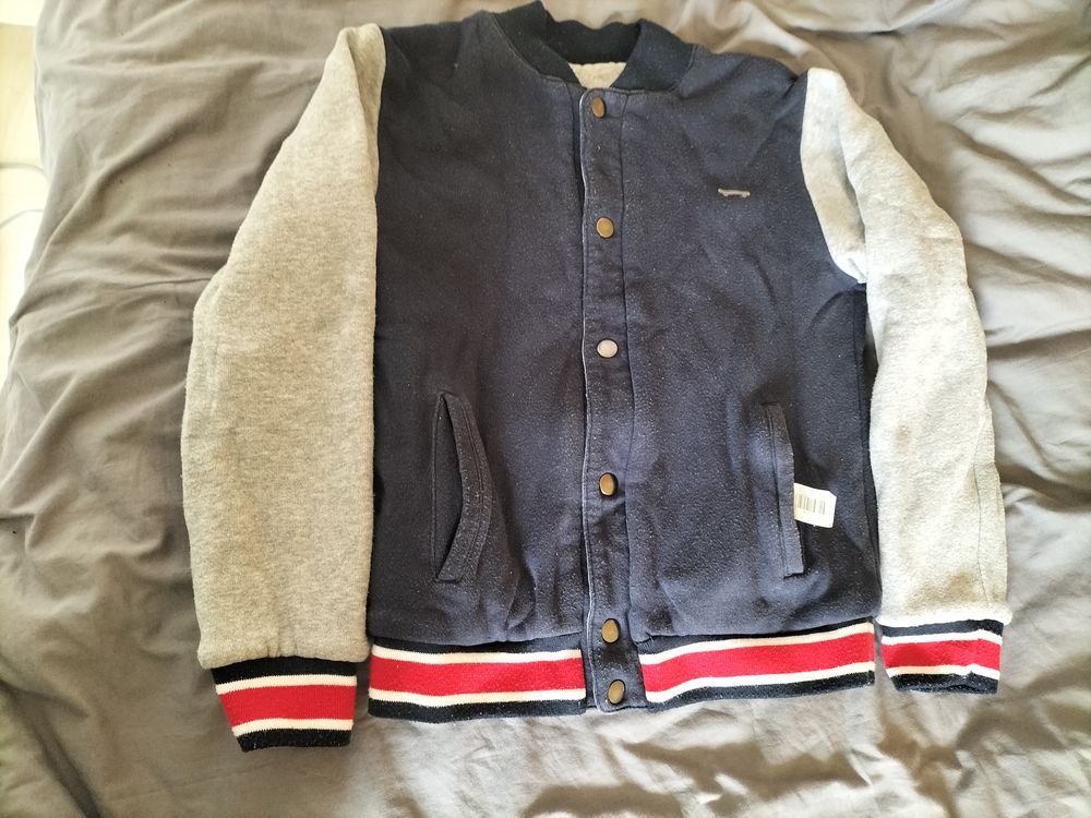 veste r�versible bleue et grise 8 Paris 18 (75)