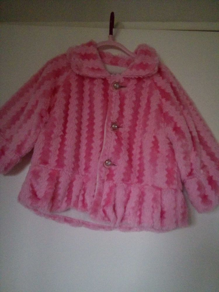 veste rose emitation fourrure, 6 ans. 5 �vreux (27)