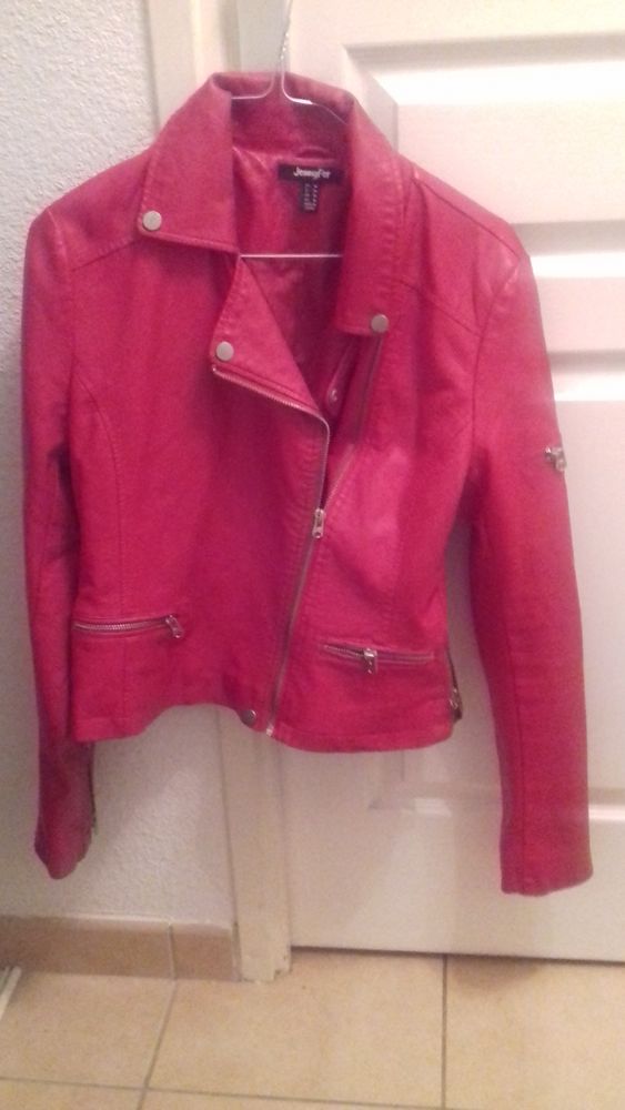 Veste rouge taille M 10 Malz�ville (54)