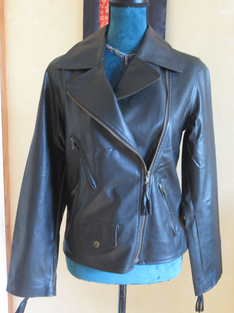 Veste en simili cuir noir 10 Livry-Gargan (93)