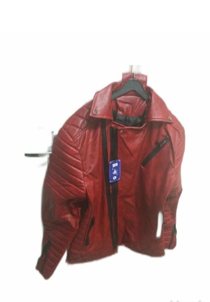 veste en similicur. 0 Metz (57)