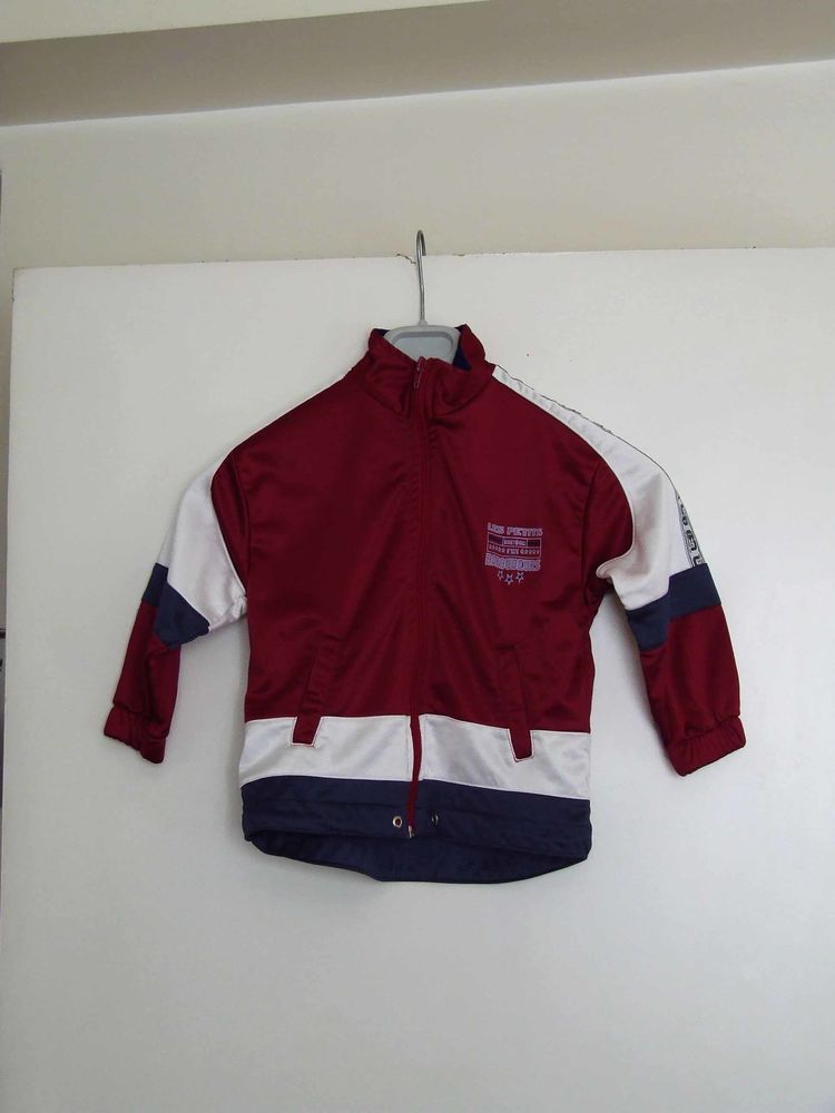 Veste de surv�tement, 4�ans (102�cm) TBE 5 Bagnolet (93)