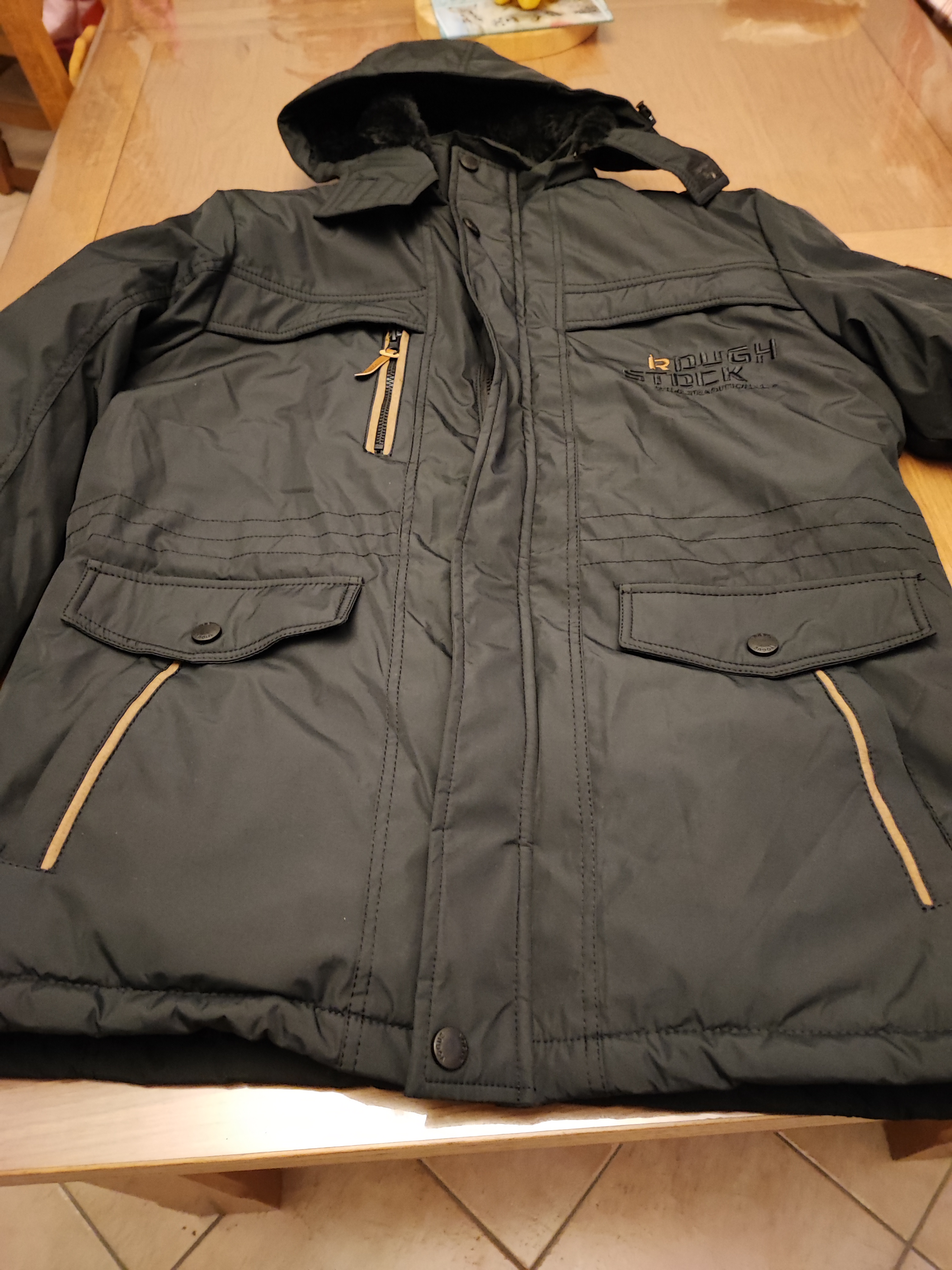 je ma veste xxl taille petit tout neuf jamais porter 60 Saint-Germain-la-Campagne (27)
