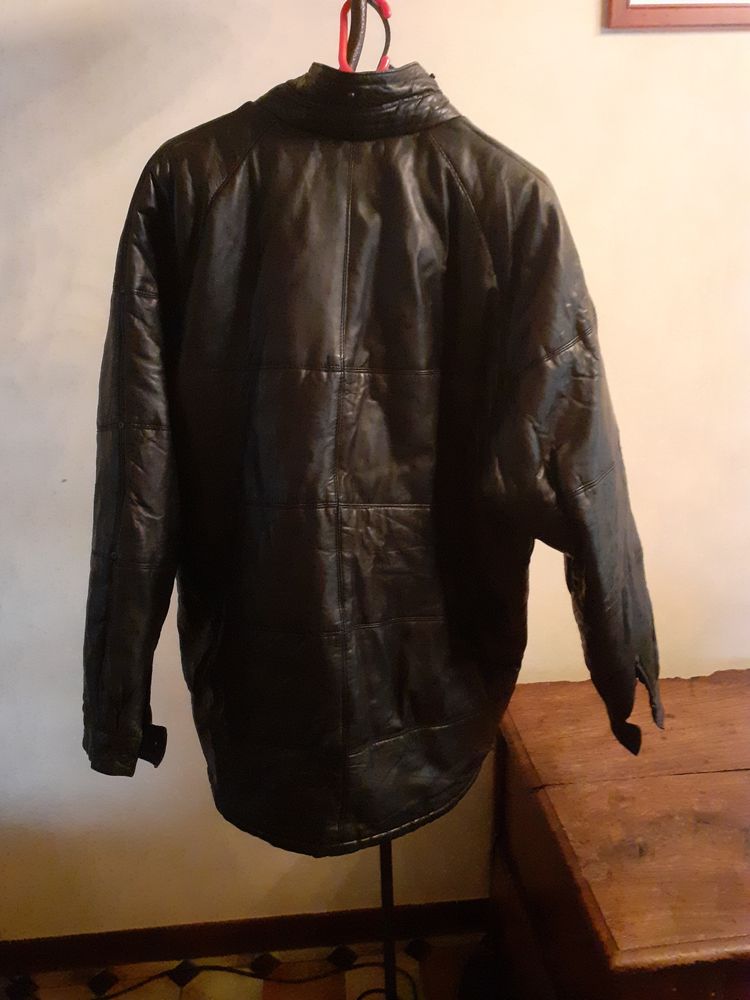 veste trois quart en cuir agneau souple, 
20 Montsoult (95)
