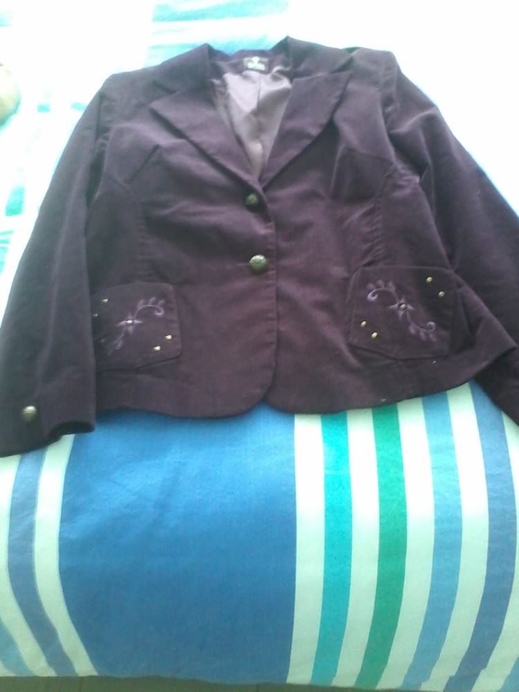 Veste en velours de marque Victoria veliani 10 Tourcoing (59)