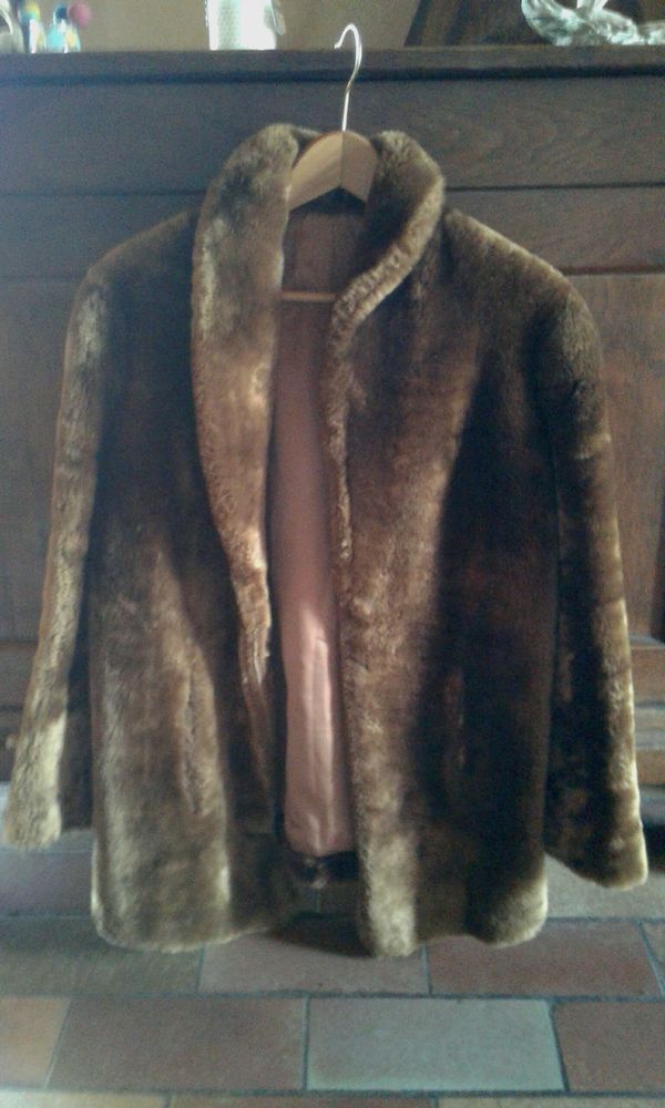 Veste vintage en mouton dore 100 Saint-Germain-sur-Rh�ne (74)