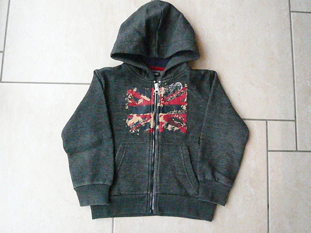 Veste zipp�e gris fonc� 4 ans (n�14) 7 Franqueville-Saint-Pierre (76)