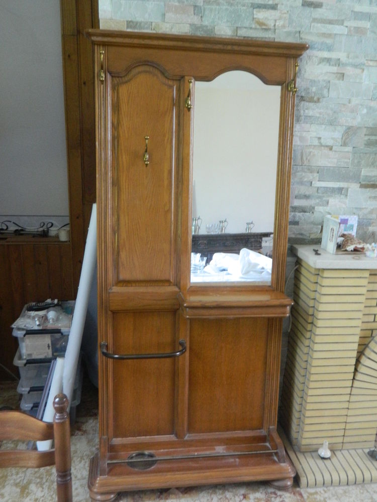 UN VESTIAIRE EN BOIS MASSIF 90 Englebelmer (80)