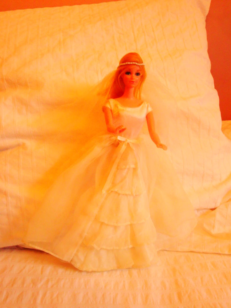 V�tement de poup�e Barbie MATTEL ann�e 1970 20 Nimes (30)