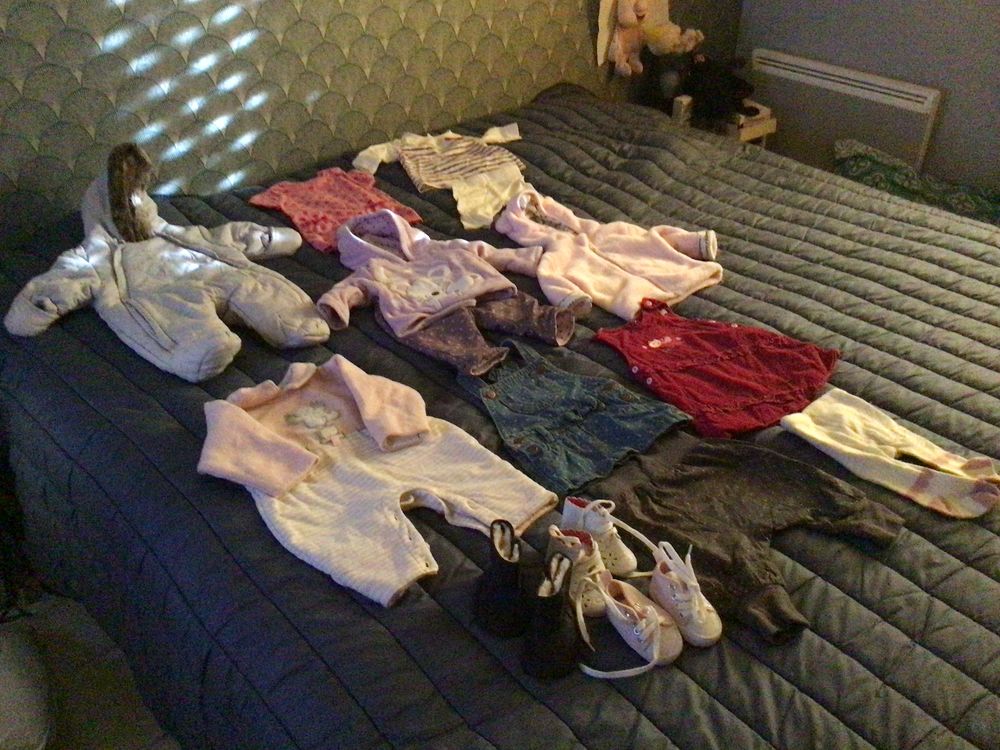 Lot de v�tements b�b� fille 0/3 mois 30 Royan (17)