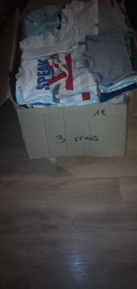 v�tements b�b� 104 Magny-en-Vexin (95)