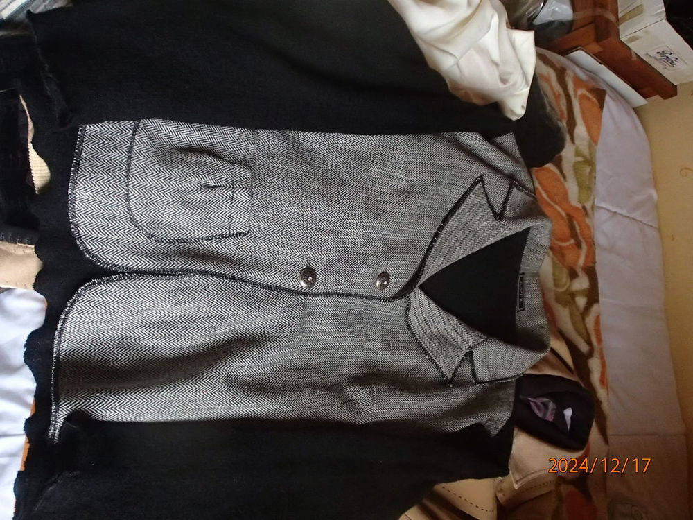 vetements divers 20 Biscarrosse (40)