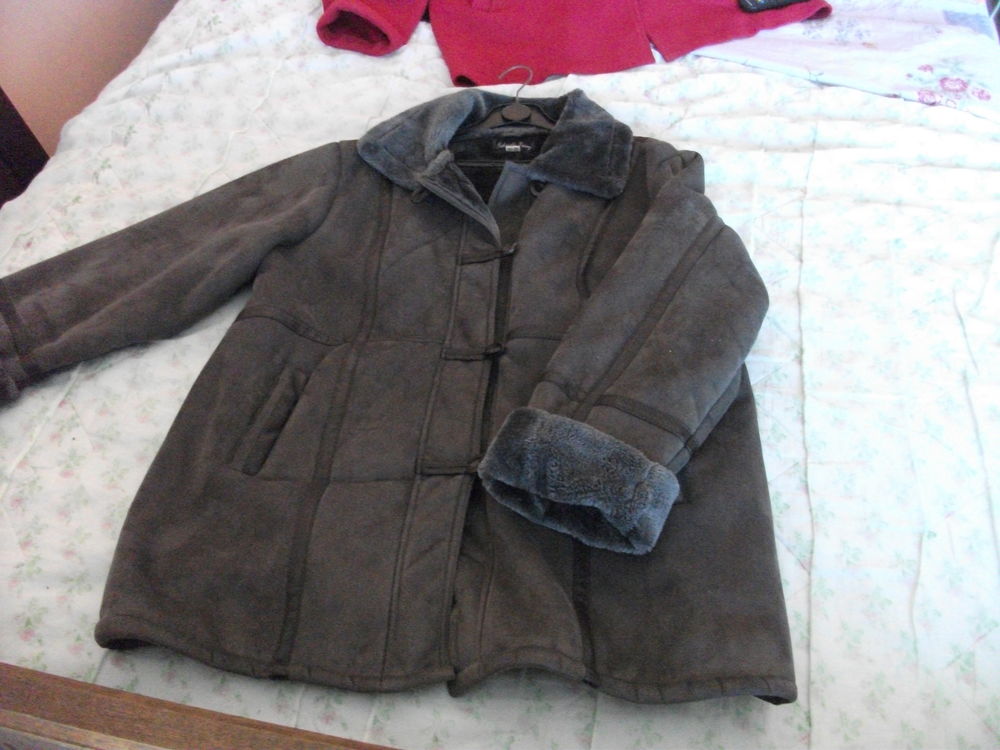 Lot de 6 v�tements femme,taille 50/52 10 Niort (79)